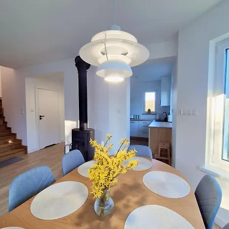 Przystanek Oslonin- Caloroczny Dom Na Wynajem * Oslonin