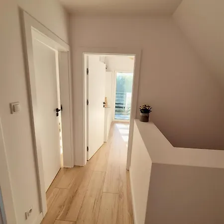 Ferienhaus Przystanek Oslonin- Caloroczny Dom Na Wynajem Oslonin