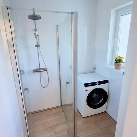 Przystanek Oslonin- Caloroczny Dom Na Wynajem * Oslonin