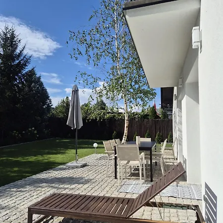 Przystanek Oslonin- Caloroczny Dom Na Wynajem * Oslonin