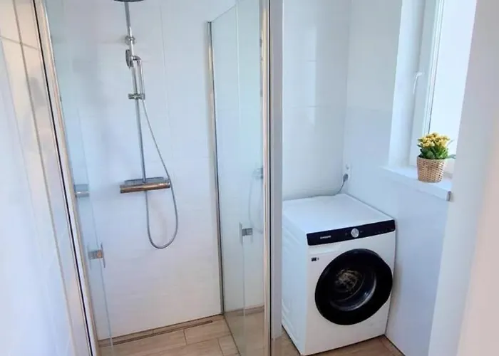 Przystanek Oslonin- Caloroczny Dom Na Wynajem * Oslonin