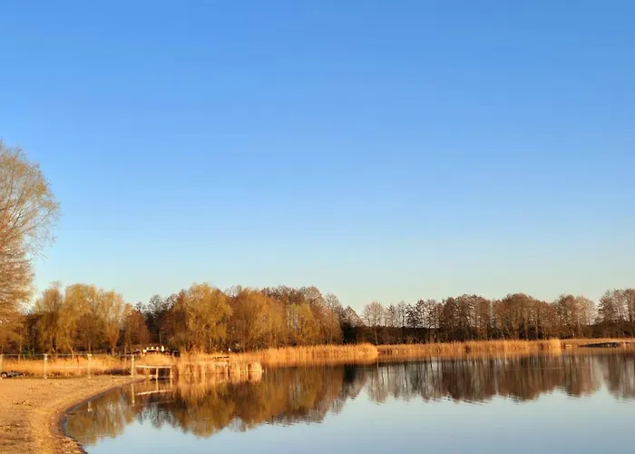 Holiday home Przystanek Oslonin- Caloroczny Dom Na Wynajem Oslonin