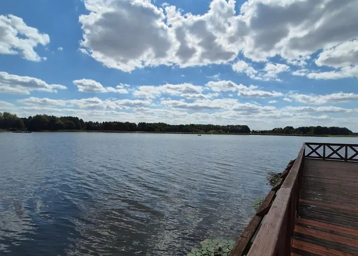 Holiday home Przystanek Oslonin- Caloroczny Dom Na Wynajem Oslonin